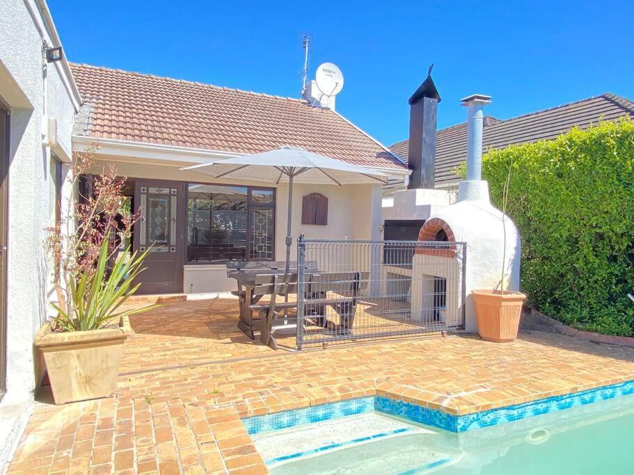 A In Timour Hall Holiday home *