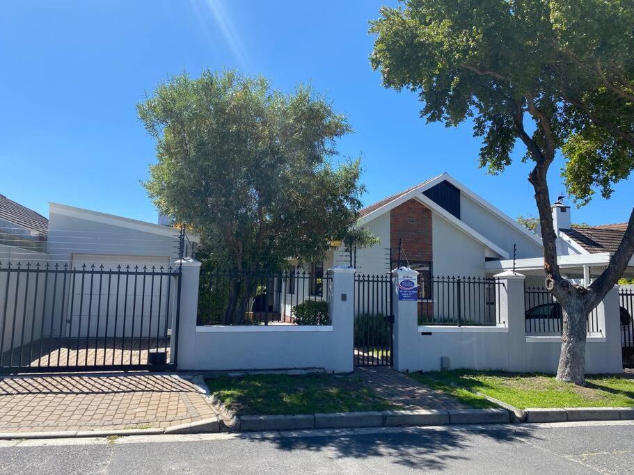A In Timour Hall Holiday home *